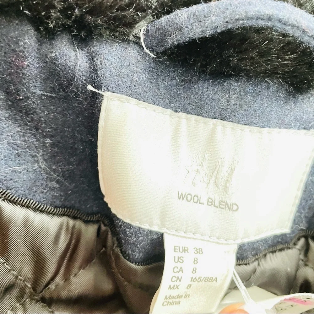 H&M Navy Wool Coat with Faux Fur Collar – Holiday Workwear – Size 8 - Picture 4 of 6